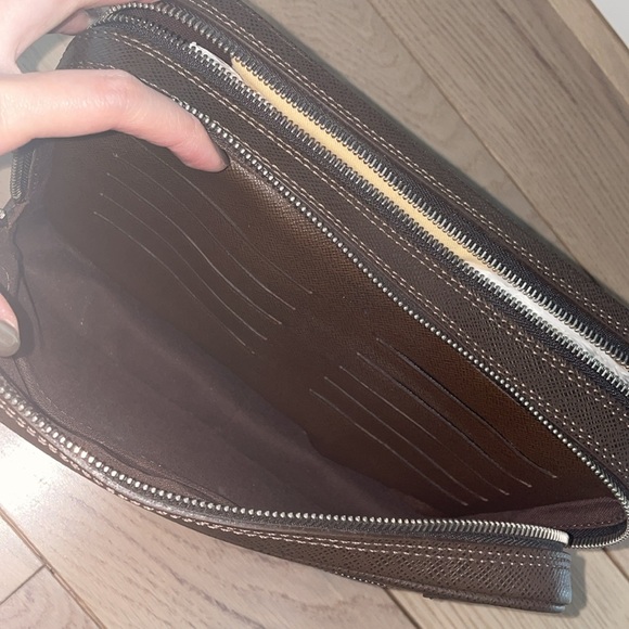 Authentic Louis Vuitton brown travel clutch - Picture 3 of 7